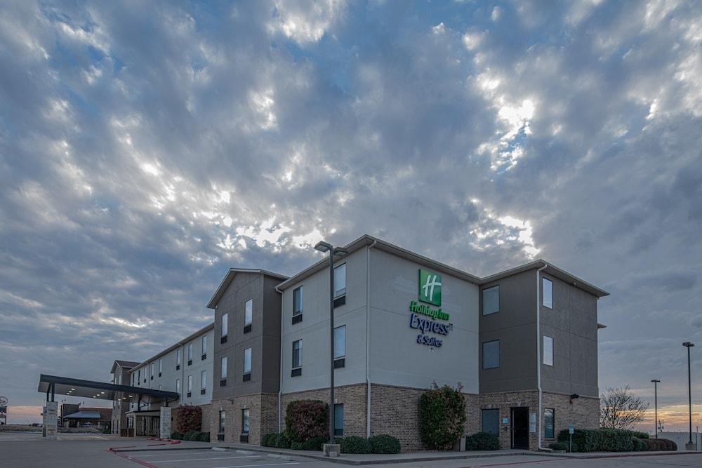 Holiday Inn Express & Suites N Waco Area - West By Ihg Экстерьер фото