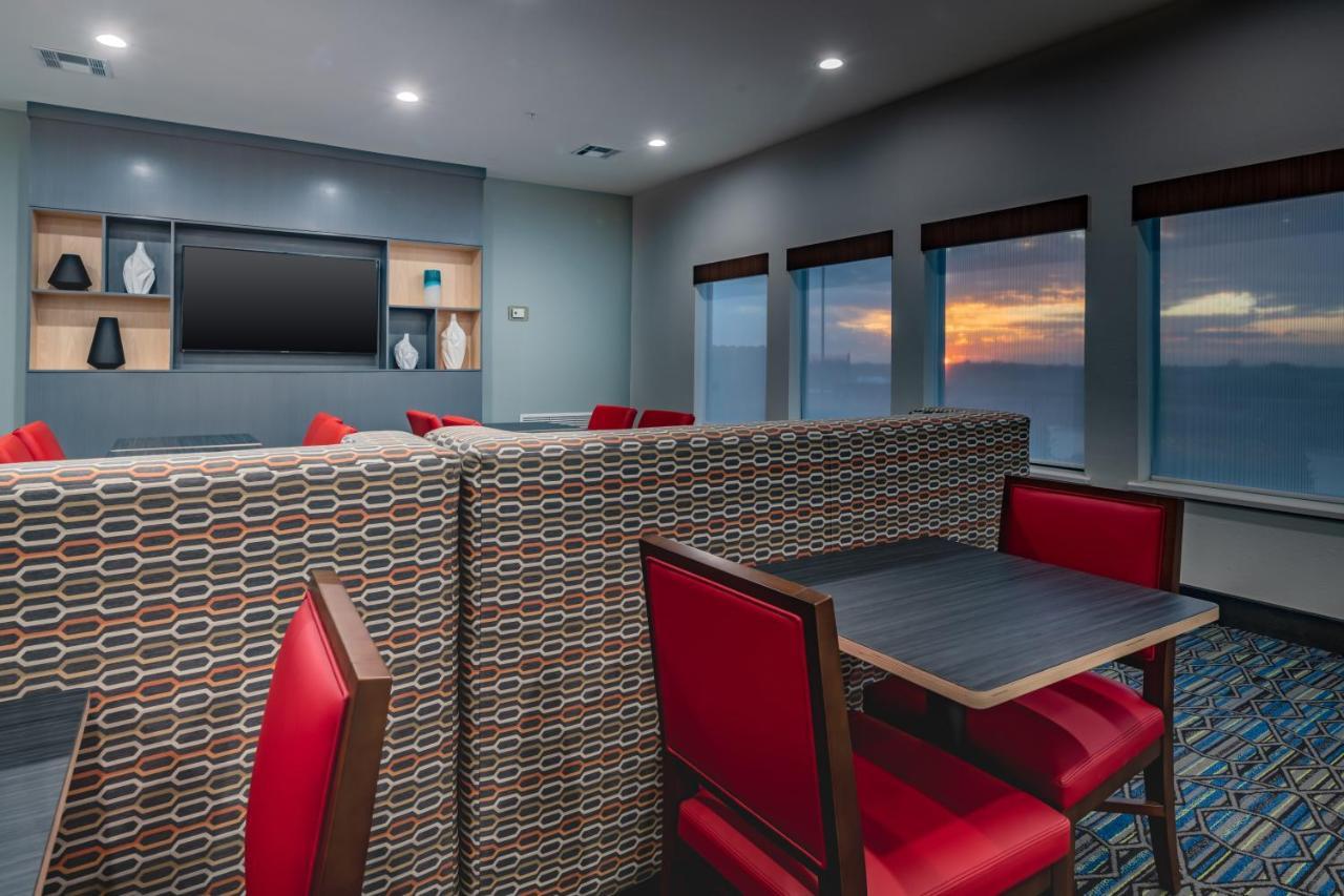 Holiday Inn Express & Suites N Waco Area - West By Ihg Экстерьер фото