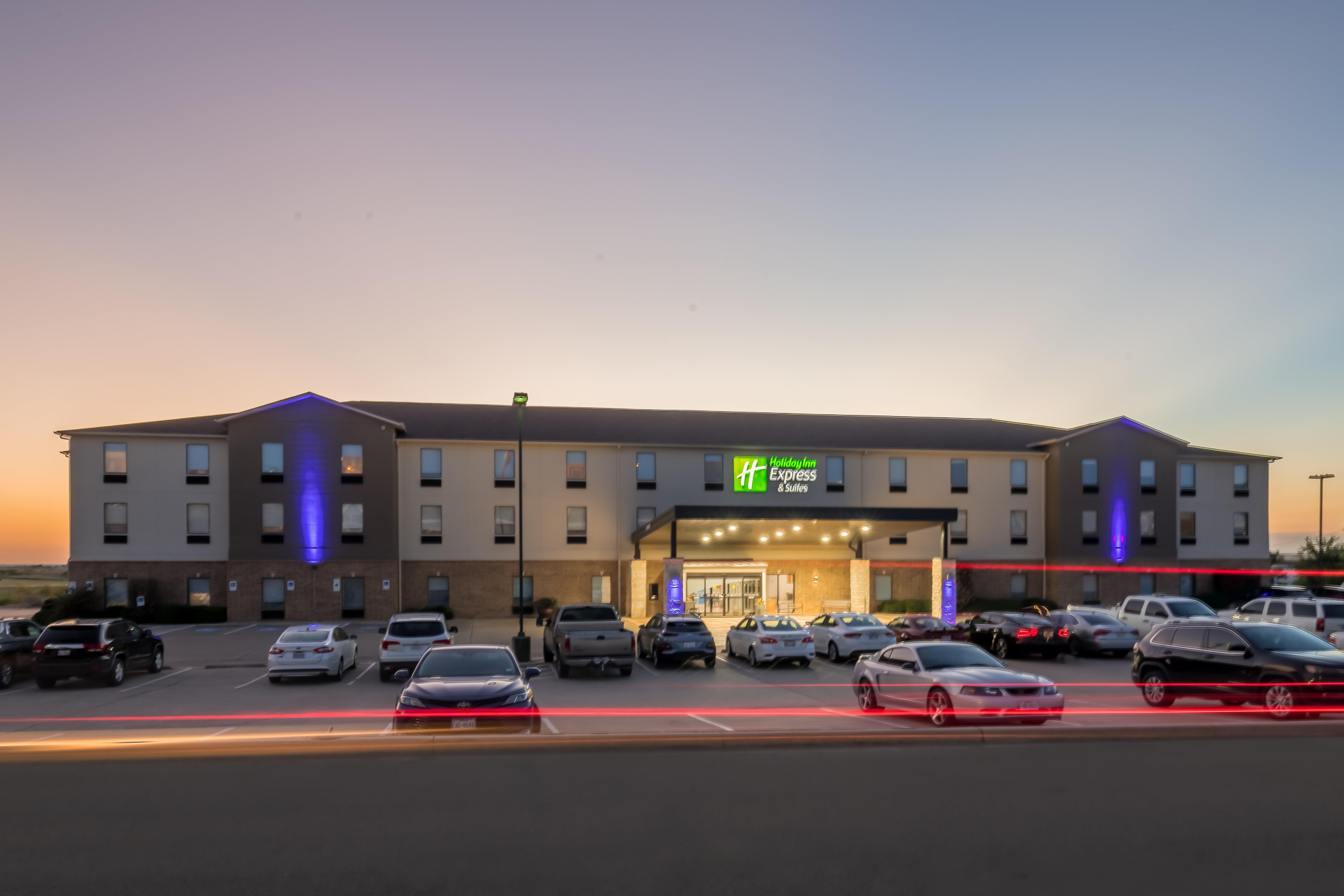 Holiday Inn Express & Suites N Waco Area - West By Ihg Экстерьер фото
